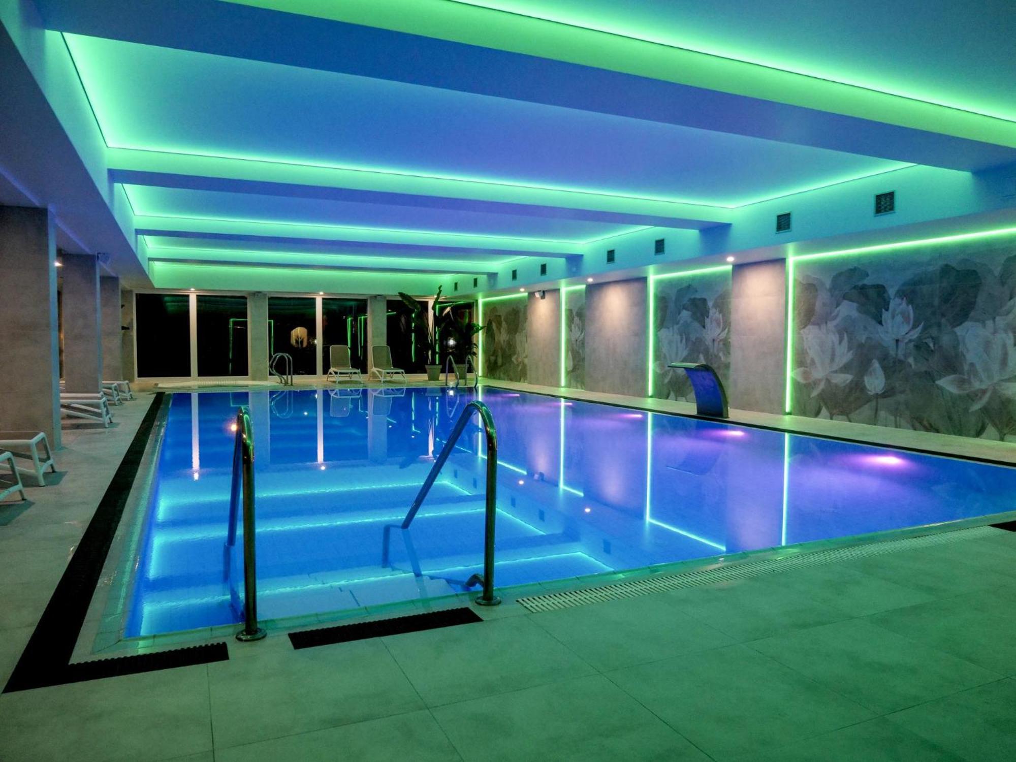 Hotel Krol Plaza Spa & Wellness Jarosławiec Esterno foto